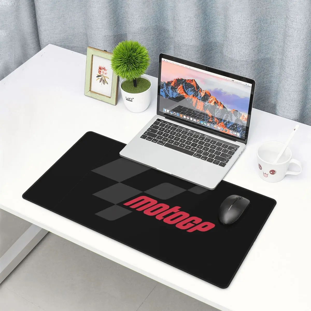 Large Mouse Pad Moto GP Logo E - đánh giá và giá Pc Gaming Essentials Accessories